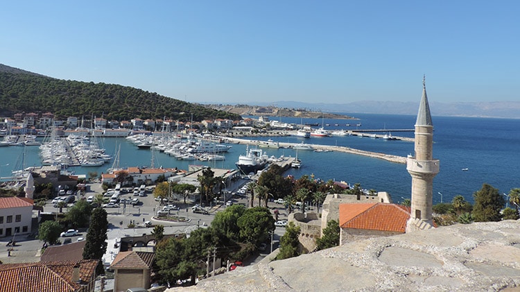 panorama depuis le château de cesme sur la peninsule d'alacati pres d'izmir en turquie