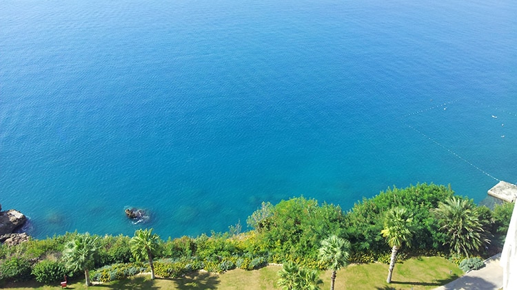 panorama depuis l'hotel akra barout à antalya en turquie sur la mer méditerranée