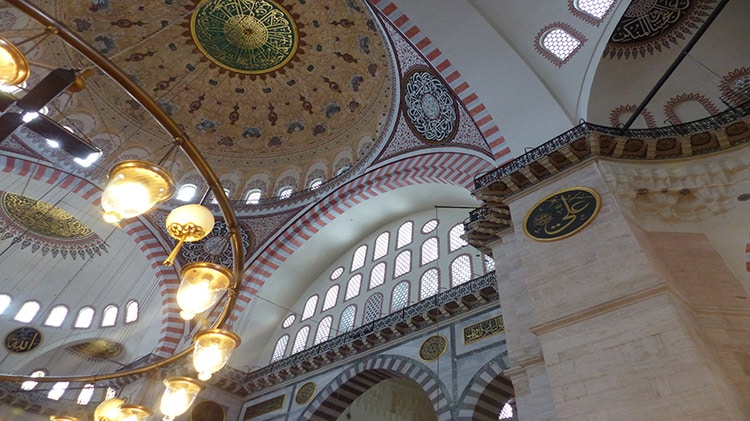 Intérieur de la Mosquée de Soliman le Magnifique - Süleymaniye à Istanbul