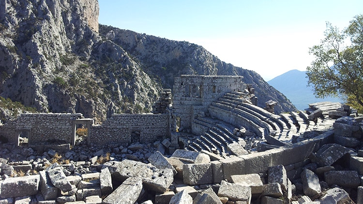 amphithéâtre de la cité antique de thermessos en Turquie