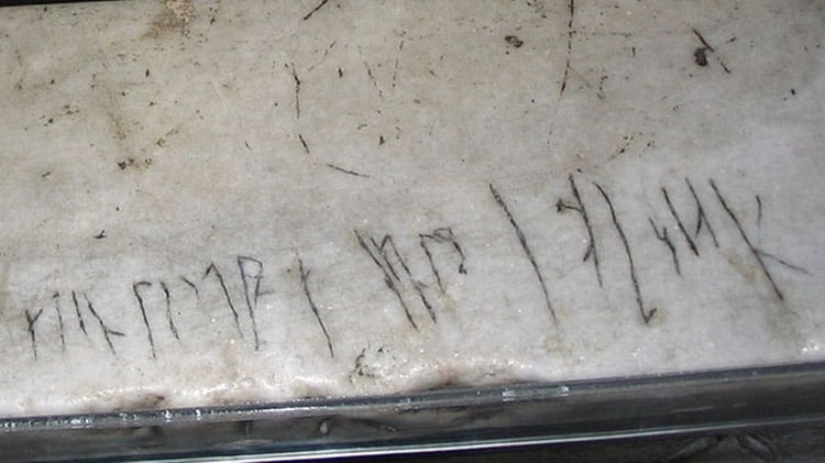 runes viking ou graffiti à Sainte-Sophie de Constantinople - Istanbul, Turquie
