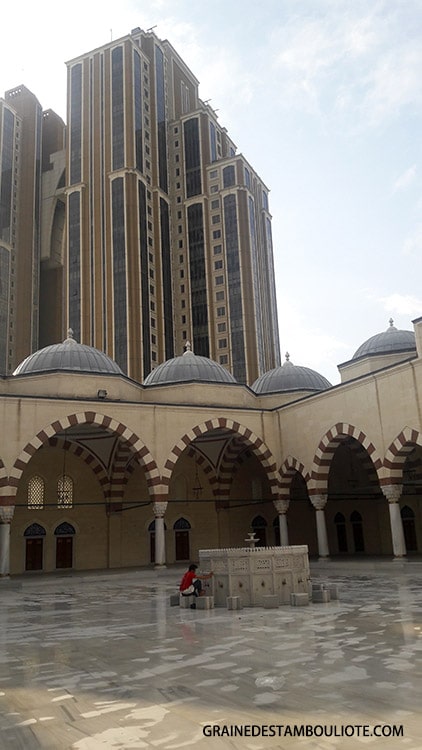 mosquée moderne mimar sinan asie istanbul turquie