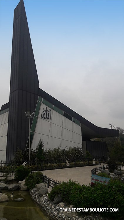 mosquée moderne de derviches tourneurs Semazen Istanbul Turquie
