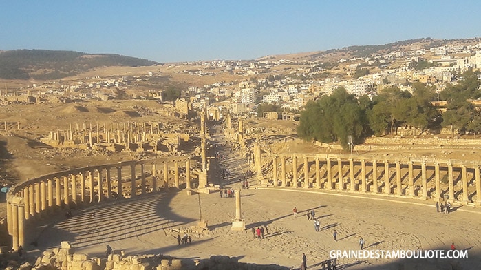 place ovale site antique de jerash ou gerasa en jordanie
