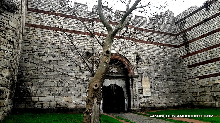 Porte d'Edirne à Istanbul -,ancienne Porte de Charisius sur la muraille de Constantinople, par laquelle Mehmet Fatih dit le Conquérant rentre dans Constantinople le 29 mai 1453