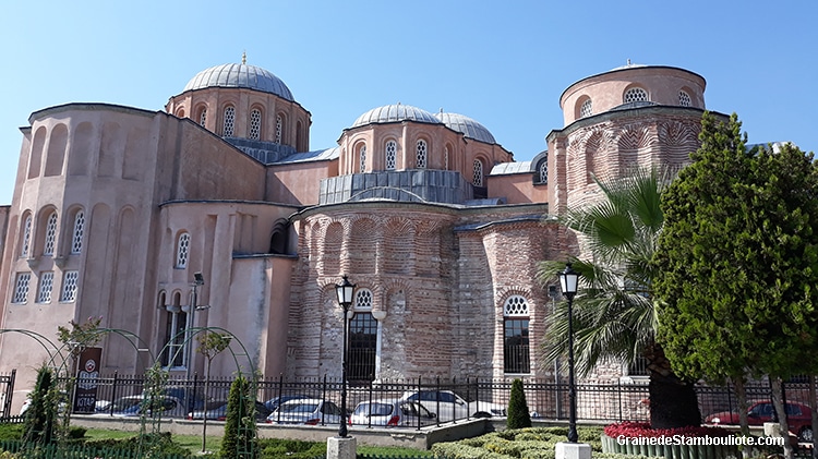 Les 3 églises contiguës du Christ Pantocrator, de Saint-Michel l'archange et de la Vierge miséricordieuse, monastère byzantin du Pantocrator, Constantinople, convertie en mosquée du Molla Zeyrek Istanbul
