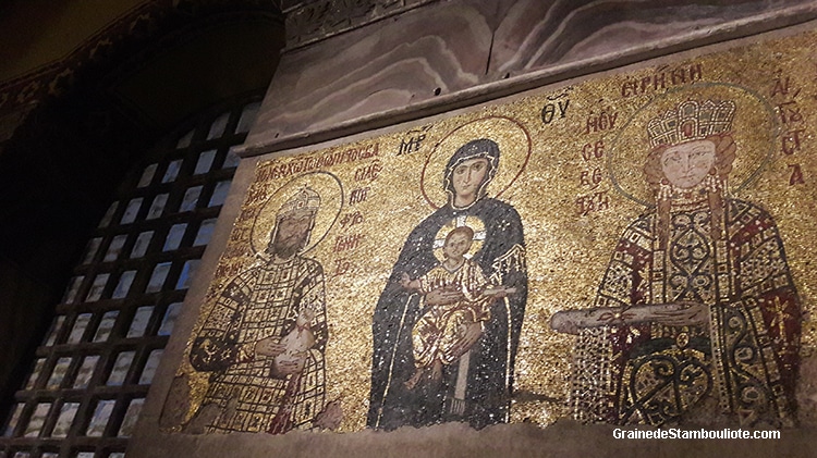 mosaïque byzantine de l'empereur Jean II Comnène et l'impératrice Irène la Hongroise entourant la vierge à l'enfant, Sainte-Sophie, Constantinople, Istanbul