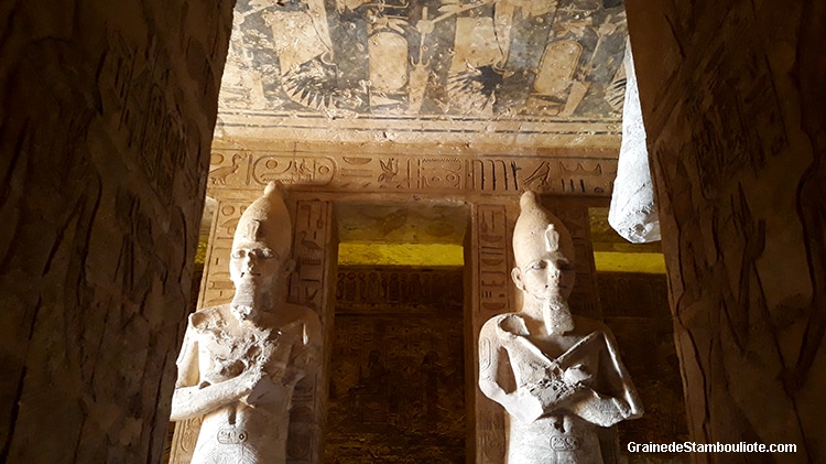 intérieur du temple de Ramses II Abou Simbel Haute Egypte