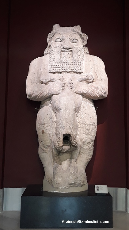 Bes d'Amathonte ou Seigneur aux lions, statue Chypre, dieu nain égyptien ou dieu roi