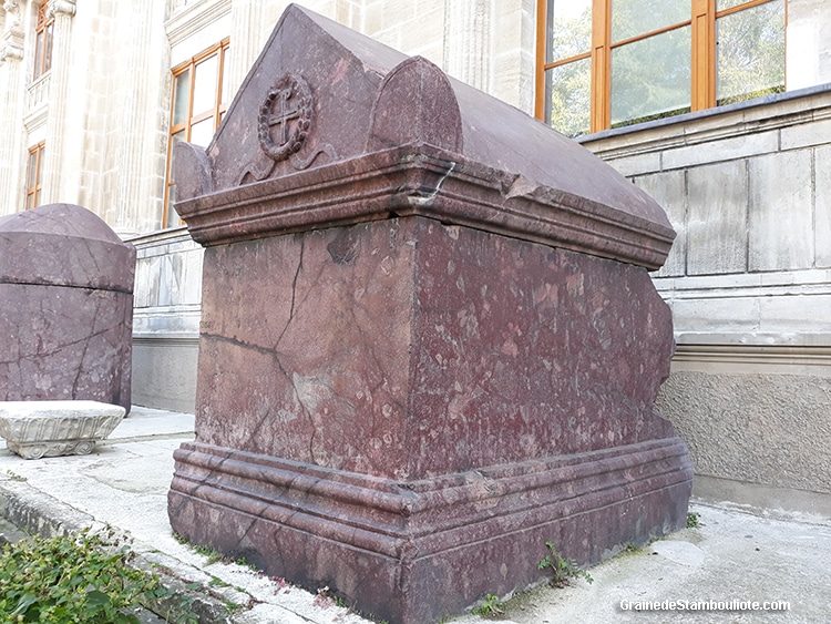 sarcophage en porphyre rouge, premiers empereurs byzantins de Constantinople, musée archéologique Istanbul